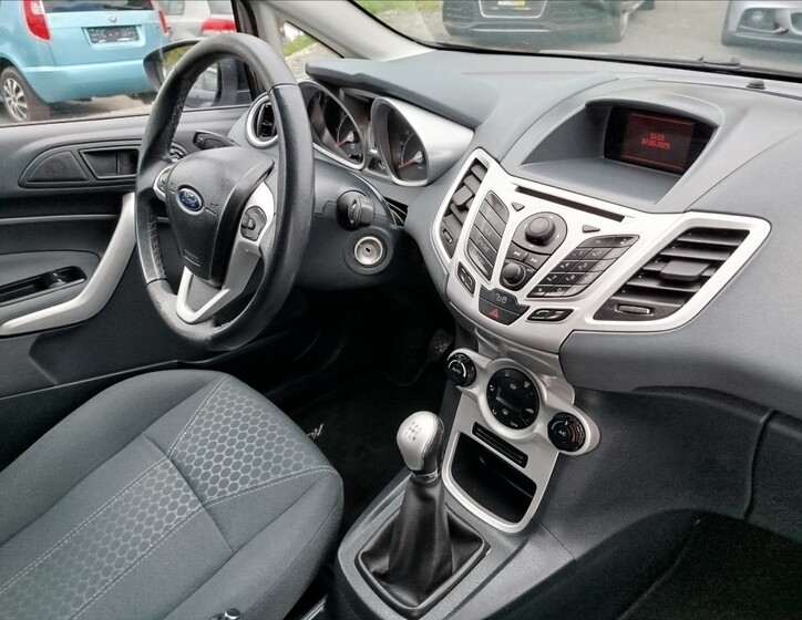 Ford Fiesta 27