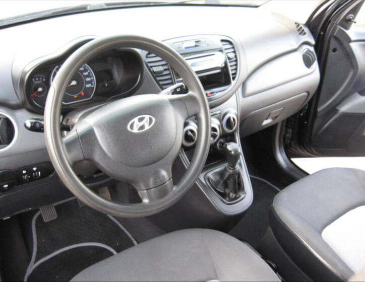 Hyundai i10 12
