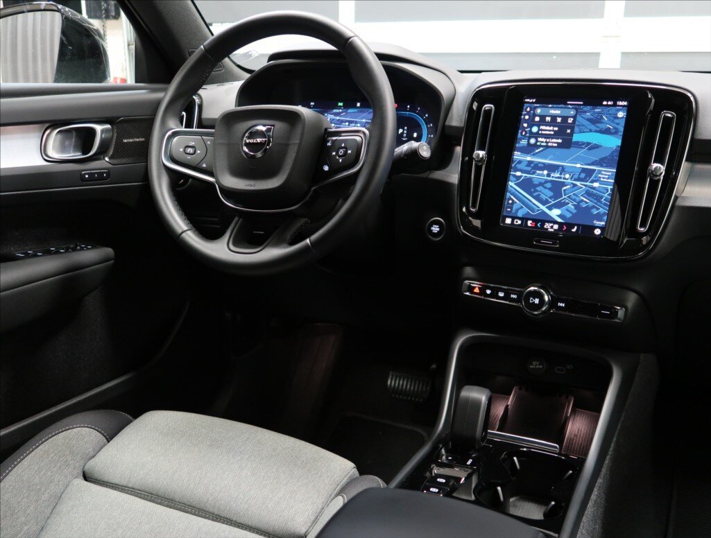 Volvo XC40 SUV 2,0 l 120 kw