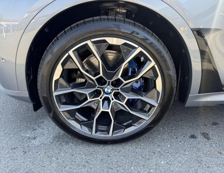BMW X7 SUV / Terénní 3,0 l 250 kw