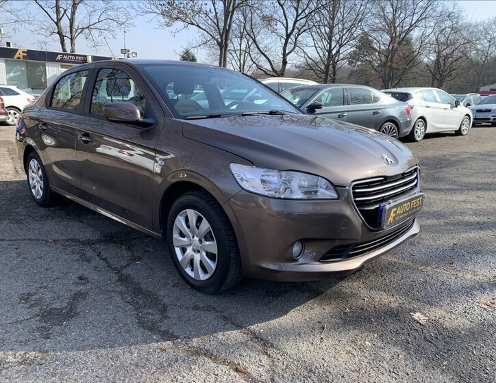 Peugeot 301 Sedan 1,6 l 85 kw