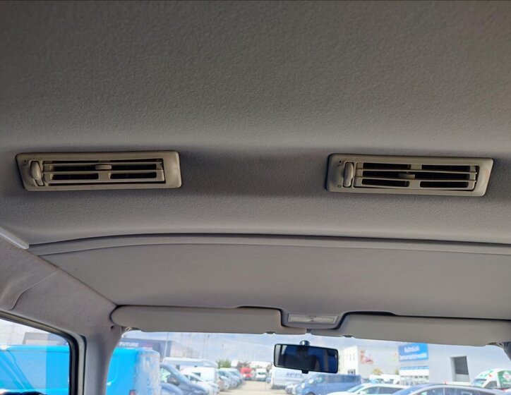 Volkswagen Transporter Kombi 2,5 l 75 kw