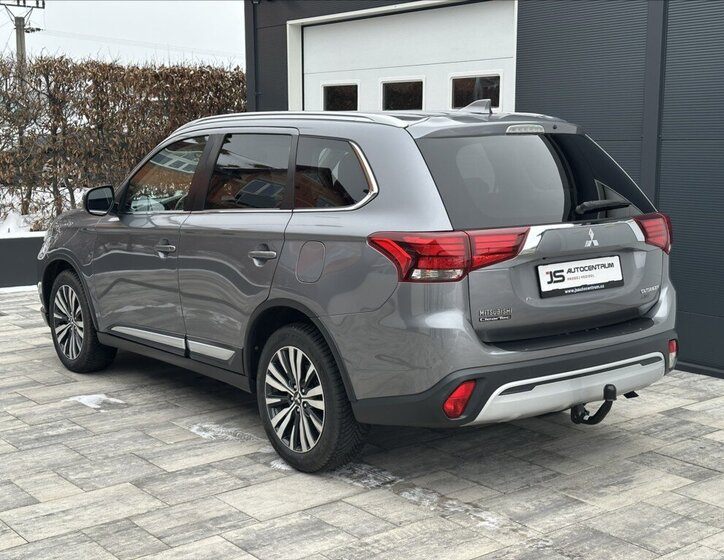 Mitsubishi Outlander SUV 2,0 l 110 kw