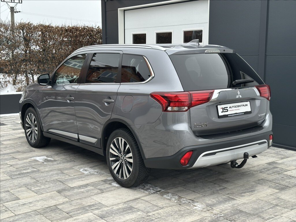 Mitsubishi Outlander SUV 2,0 l 110 kw