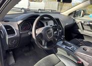 Audi Q7 11