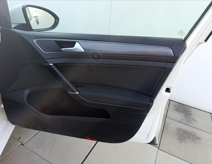 Volkswagen Golf Hatchback 1,5 l 96 kw