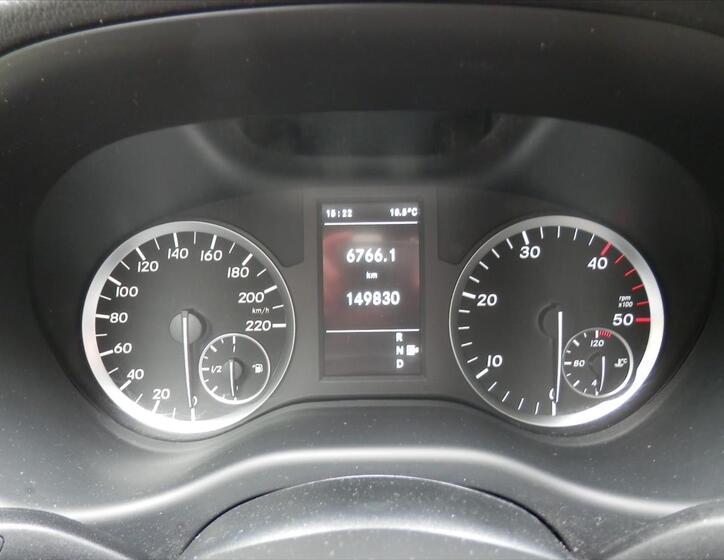 Mercedes-Benz Vito 26