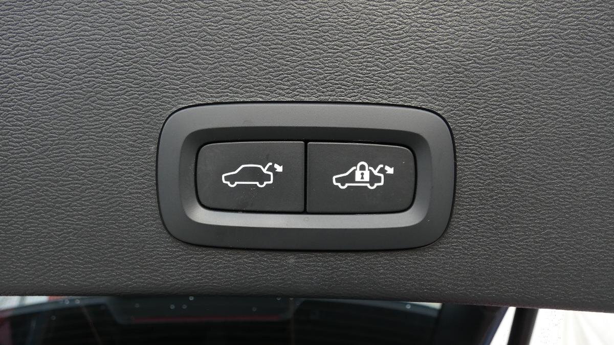 Volvo XC40 SUV / Terénní 2,0 l 120 kw