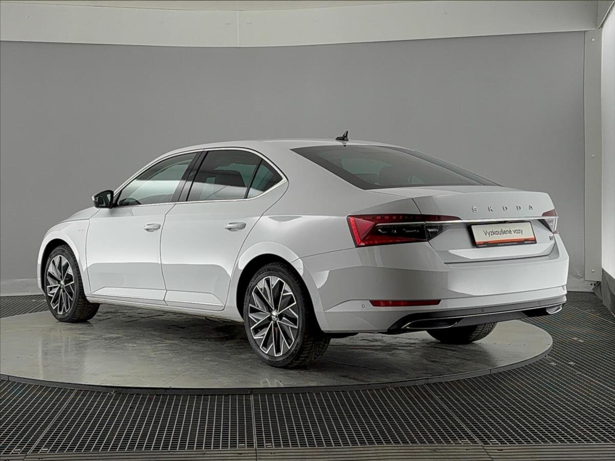 Škoda Superb Liftback 1,4 l 160 kw