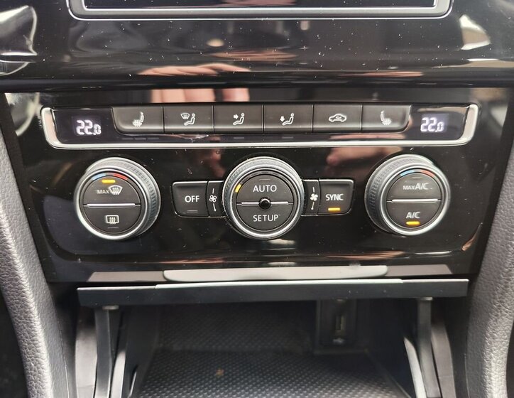 Volkswagen Golf Kombi 1,6 l 77 kw