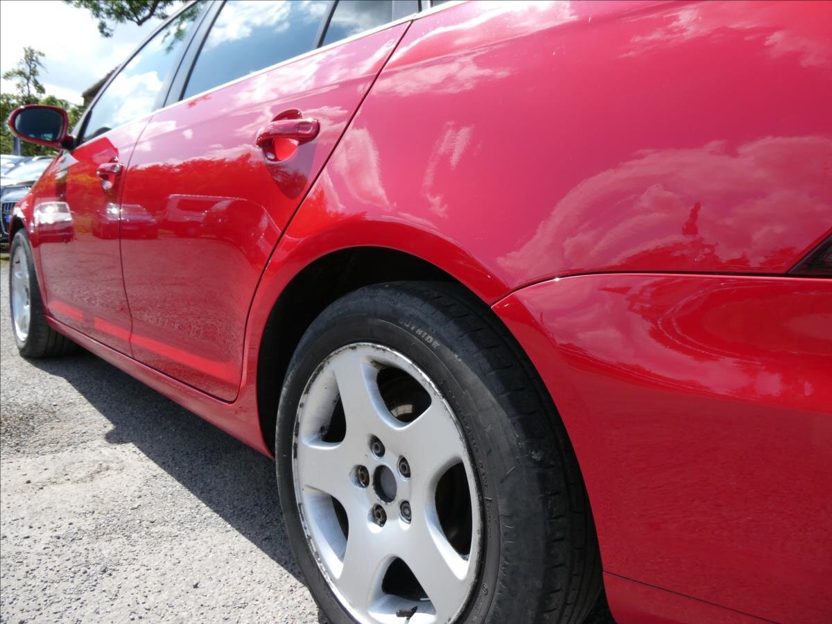 Volkswagen Golf Kombi 1,6 l 77 kw