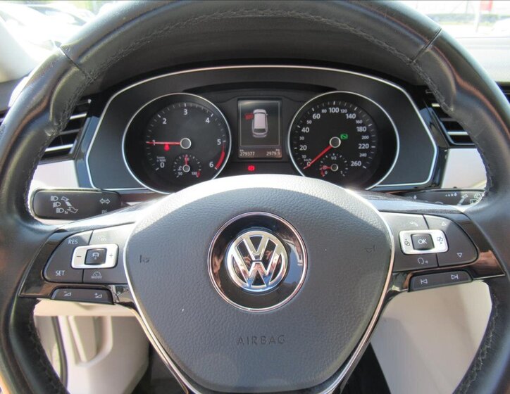 Volkswagen Passat Kombi 2,0 l 140 kw