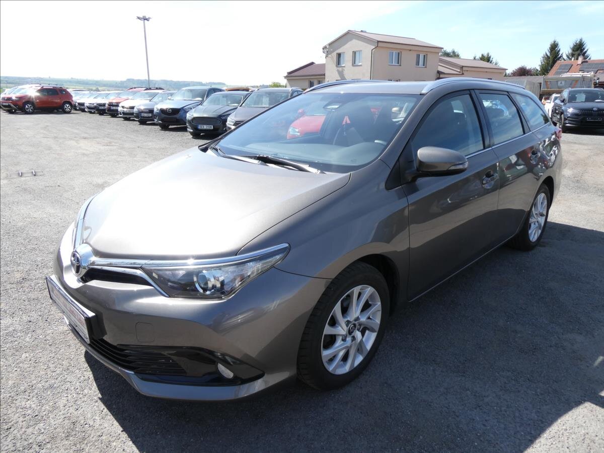 Toyota Auris Kombi 1,3 l 73 kw