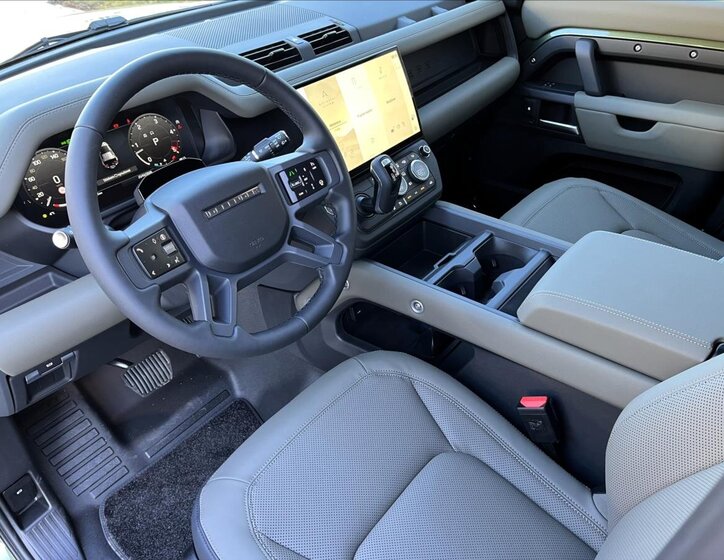 Land Rover Defender SUV / Terénní 3,0 l 183 kw