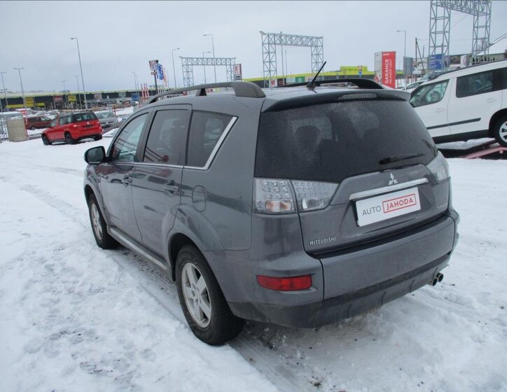 Mitsubishi Outlander SUV 2,2 l 115 kw