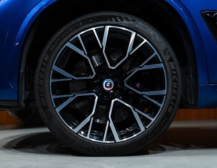 BMW X5 SUV / Terénní 4,4 l 460 kw