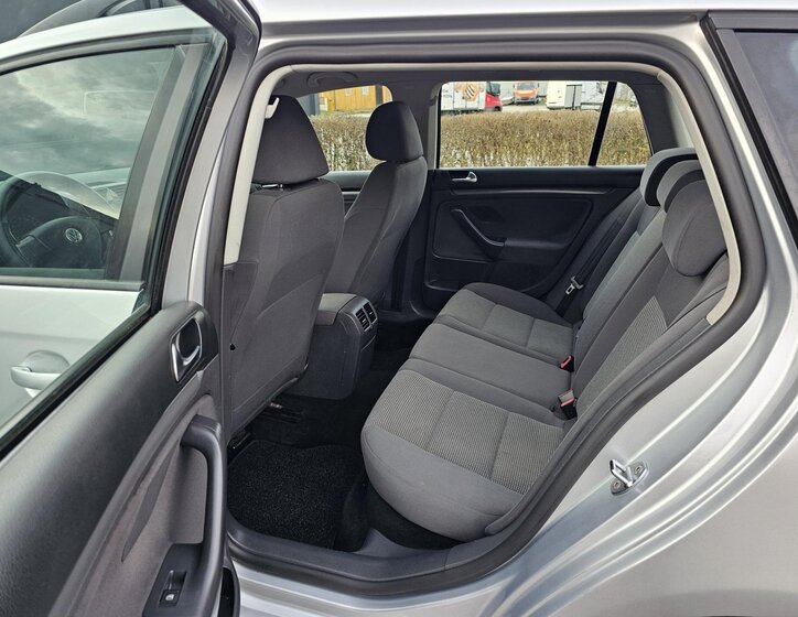 Volkswagen Golf Kombi 2,0 l 77 kw