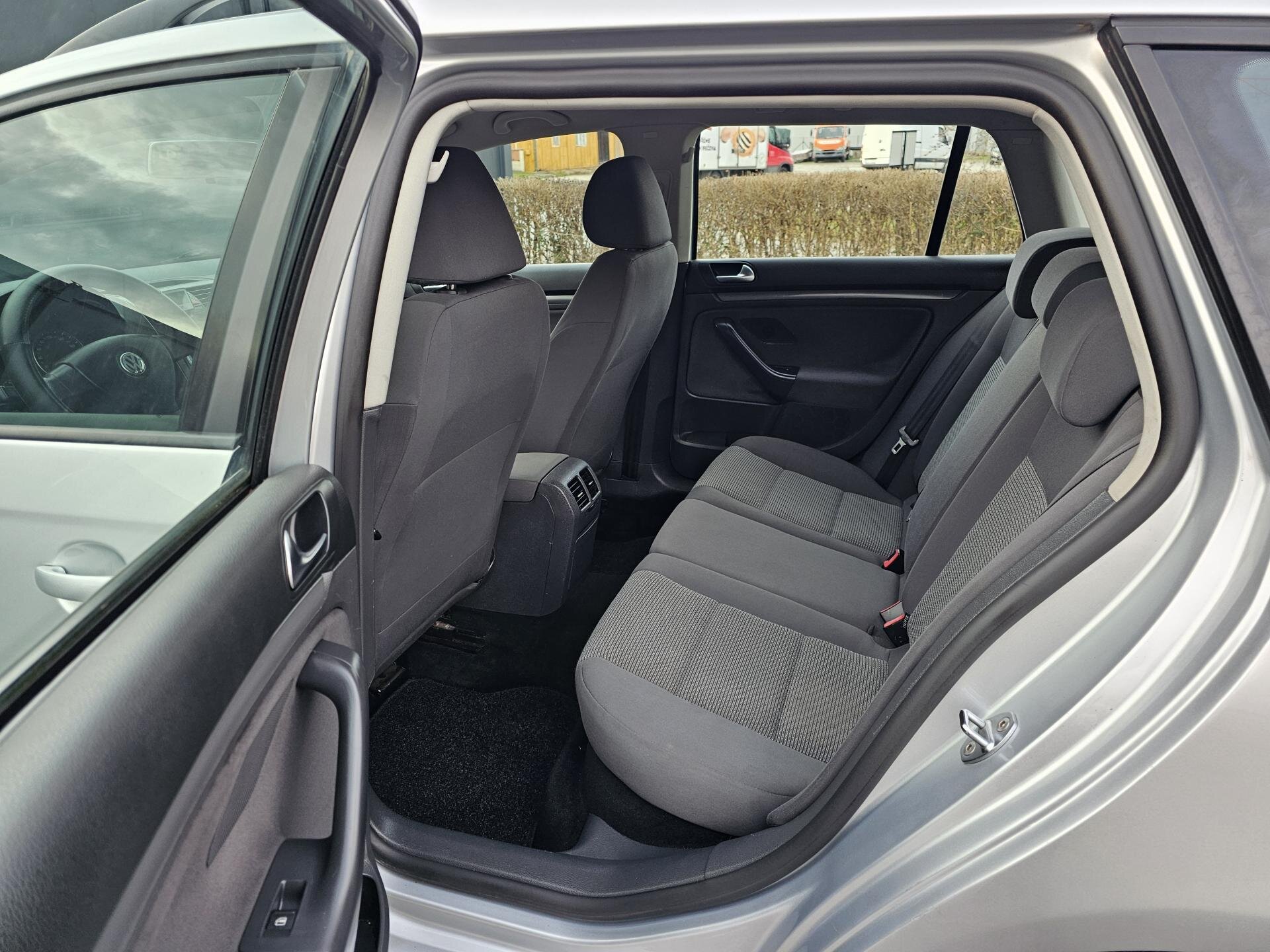 Volkswagen Golf Kombi 2,0 l 77 kw