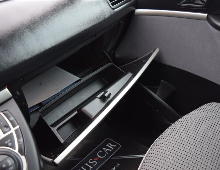 Peugeot 807 MPV 2,0 l 100 kw