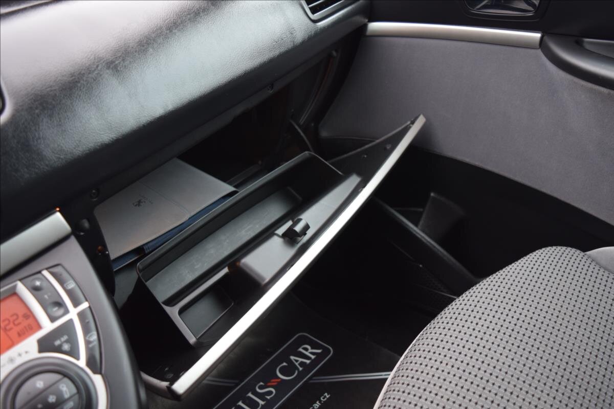 Peugeot 807 MPV 2,0 l 100 kw