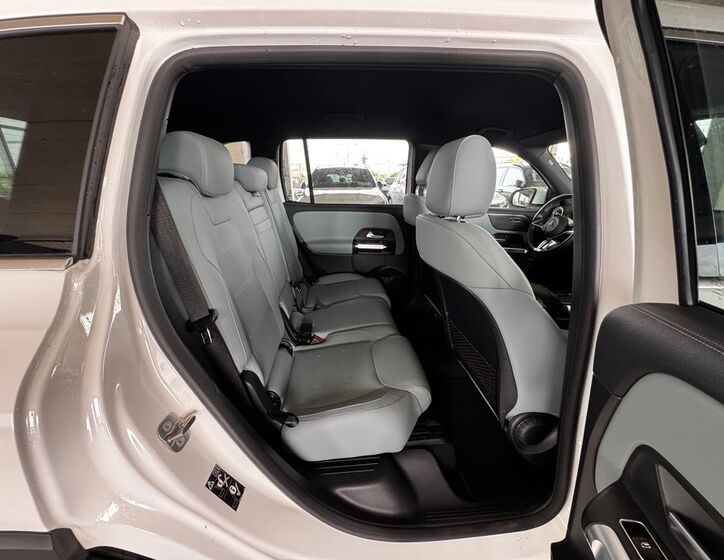 Mercedes-Benz EQB 12