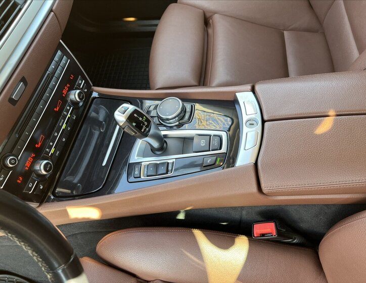 BMW Řada 5 Sedan / Limuzína 3,0 l 190 kw