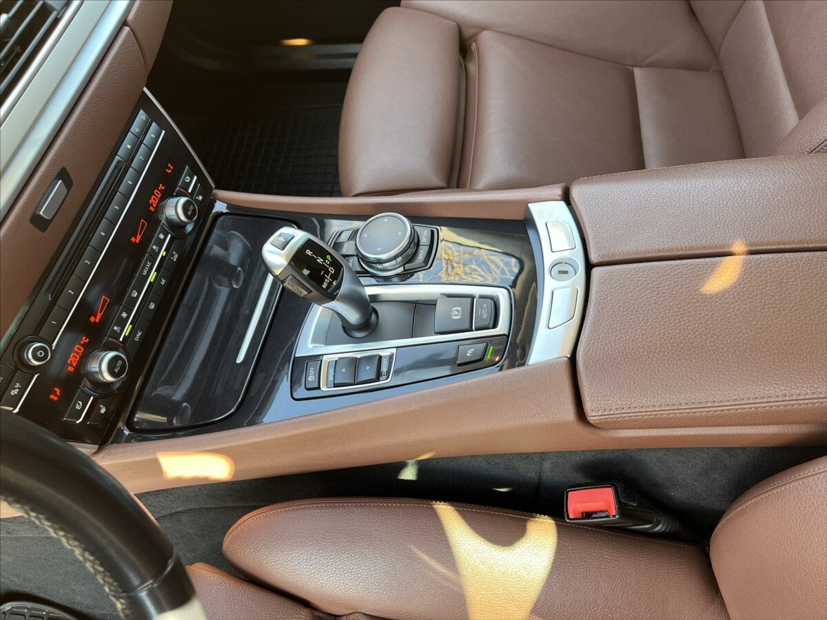 BMW Řada 5 Sedan / Limuzína 3,0 l 190 kw