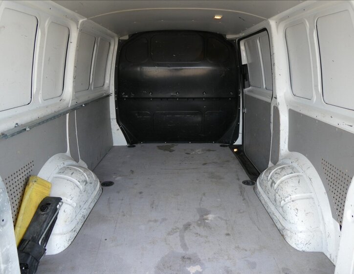 Volkswagen Transporter Skříň 2,0 l 75 kw