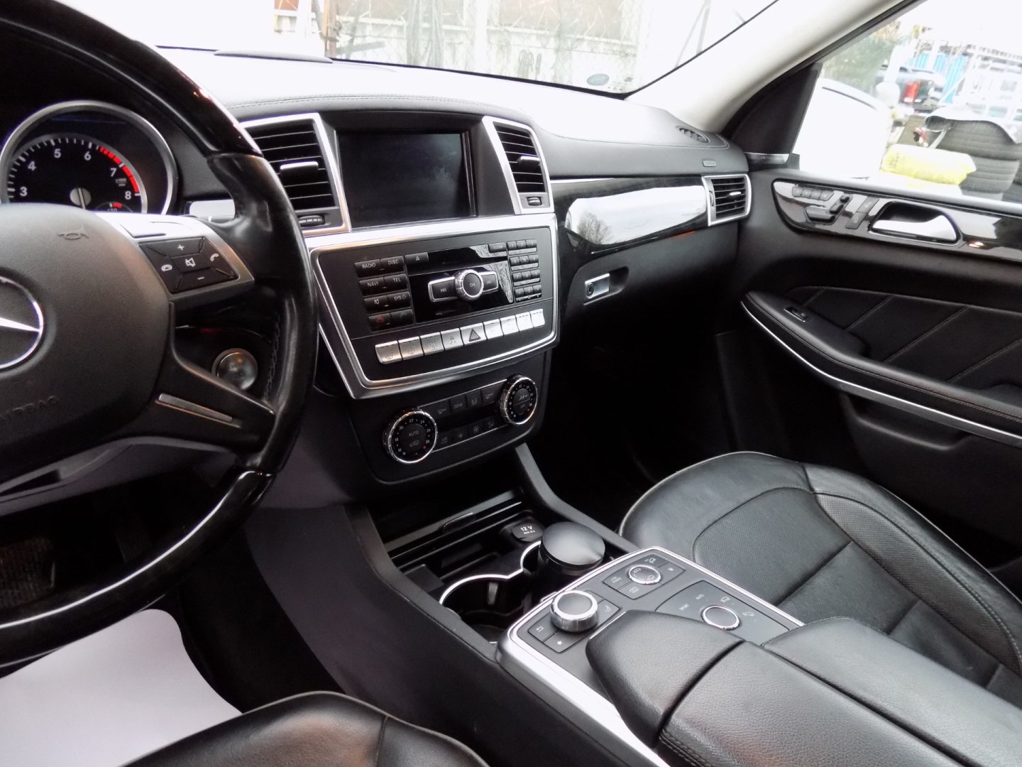 Mercedes-Benz GL SUV 4,7 l 320 kw