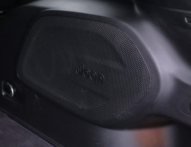 Jeep Cherokee SUV 3,2 l 200 kw