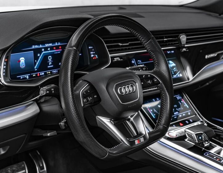 Audi SQ8 16