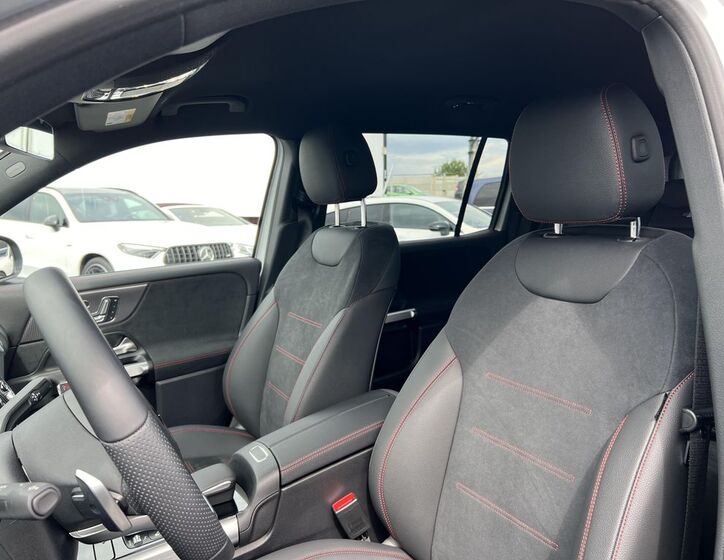 Mercedes-Benz EQB 11