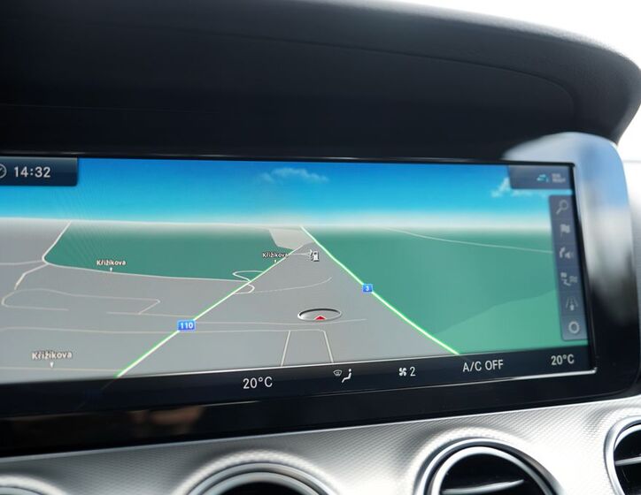 Mercedes-Benz Třídy E 12