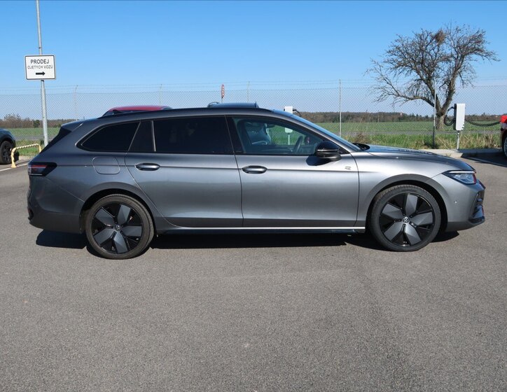 Volkswagen Passat Kombi 1,5 l 130 kw