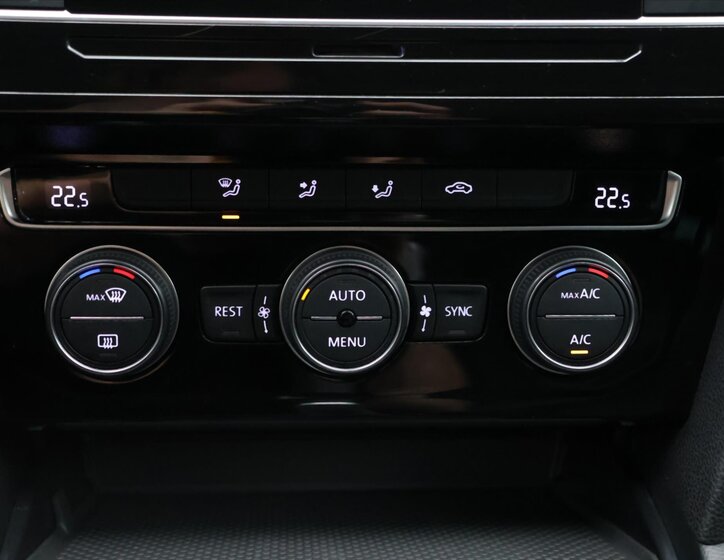 Volkswagen Passat Kombi 1,5 l 110 kw