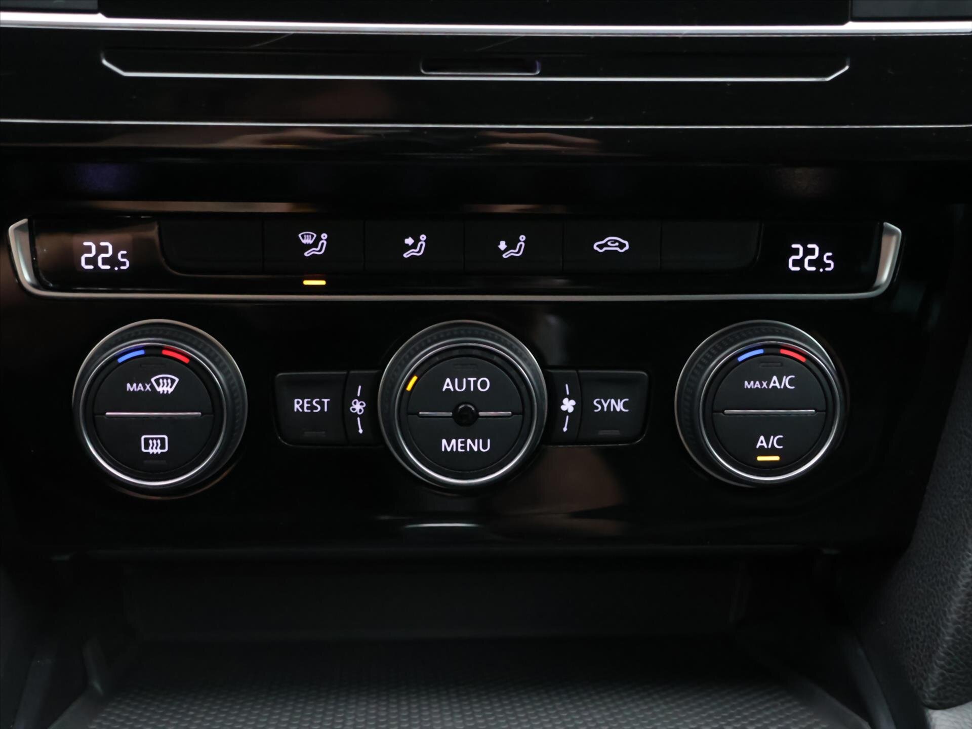 Volkswagen Passat Kombi 1,5 l 110 kw