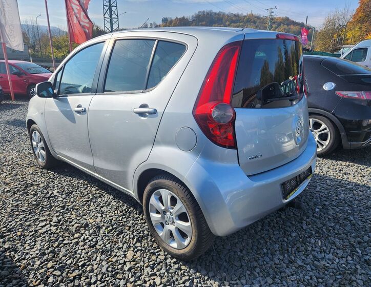 Opel Agila 12