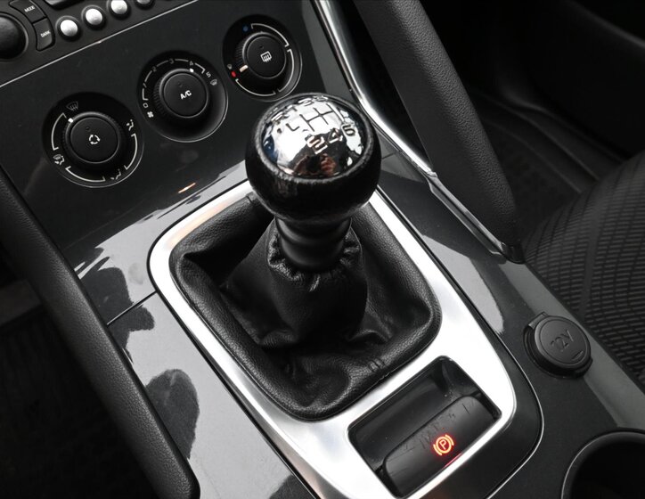 Peugeot 3008 MPV 1,6 l 82 kw