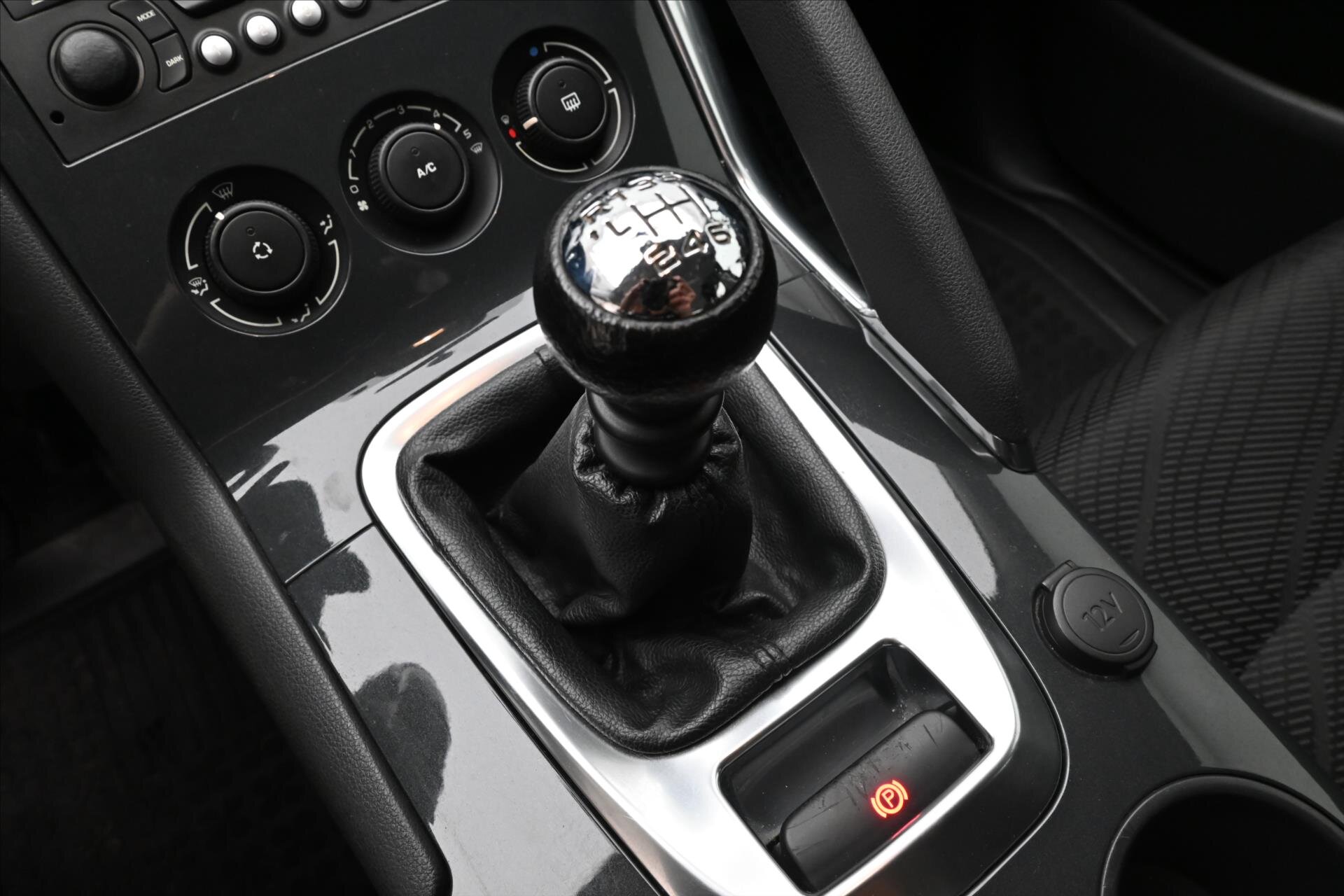 Peugeot 3008 MPV 1,6 l 82 kw