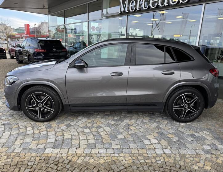 Mercedes-Benz GLA 3