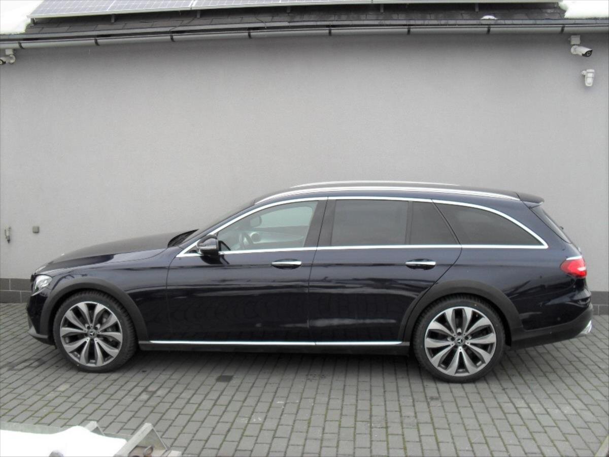 Mercedes-Benz Třídy E Kombi 3,0 l 190 kw