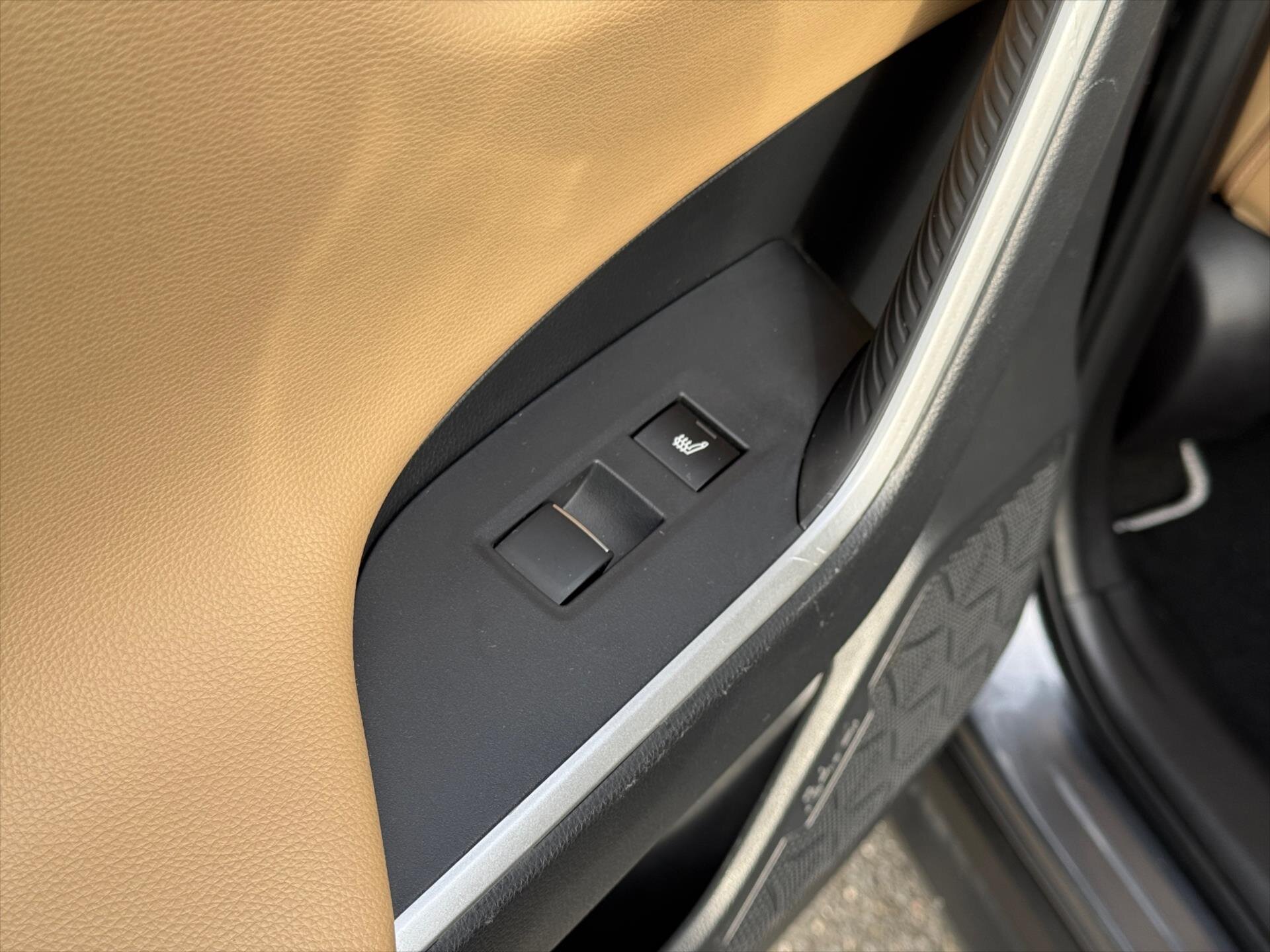 Toyota RAV4 SUV 2,5 l 131 kw