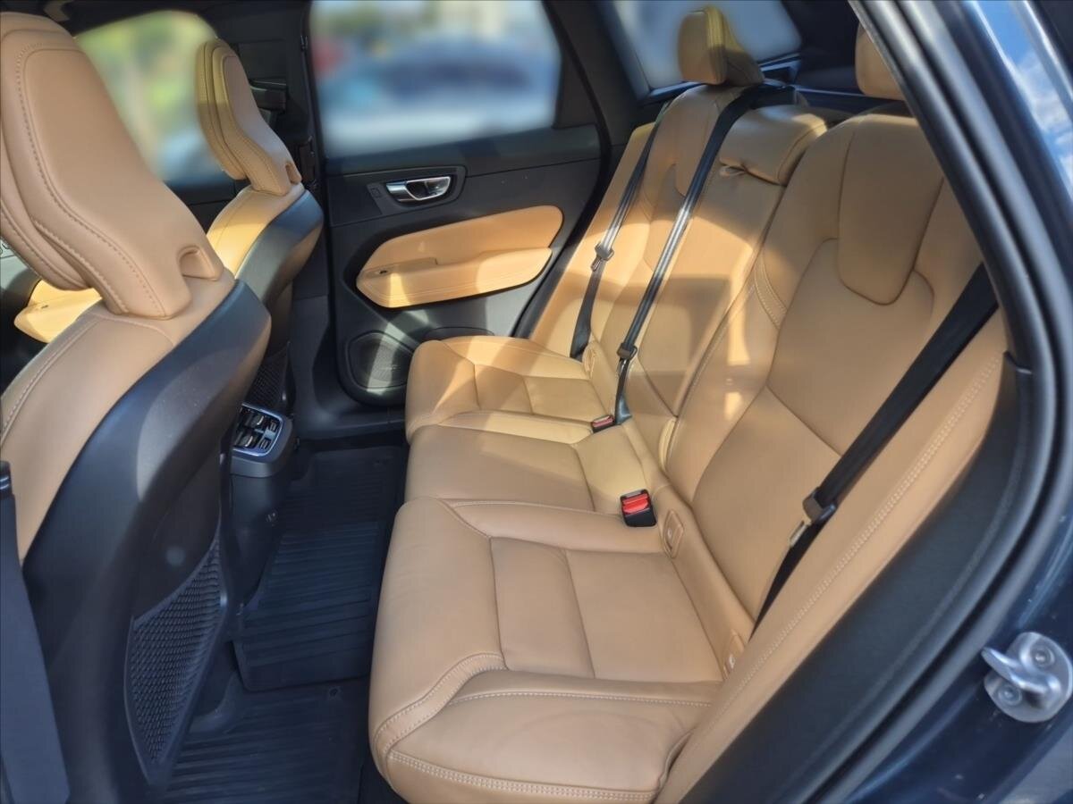 Volvo XC60 SUV / Terénní 2,0 l 184 kw