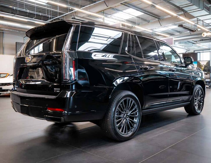 Cadillac Escalade 10
