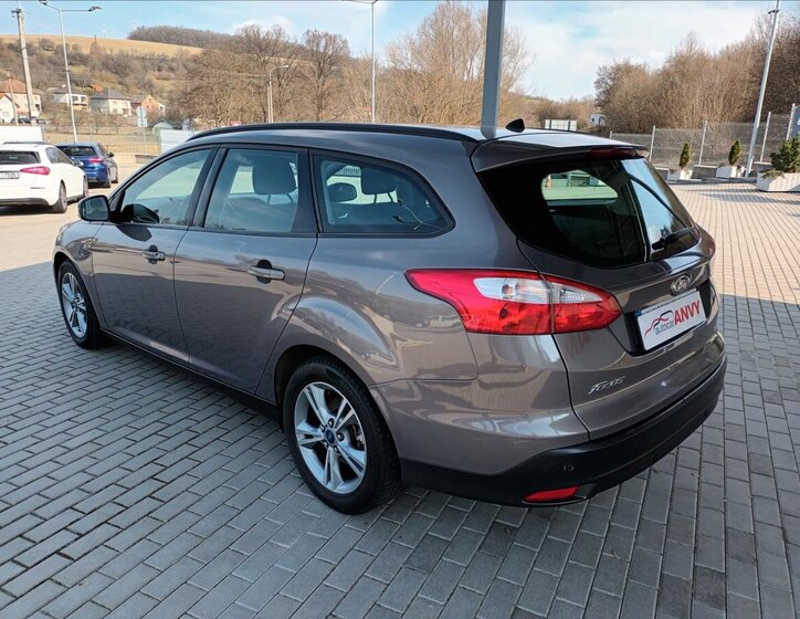 Ford Focus Kombi 998,0 92 kw
