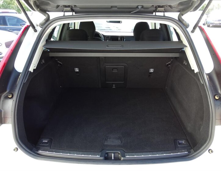 Volvo XC60 SUV / Terénní 2,0 l 110 kw