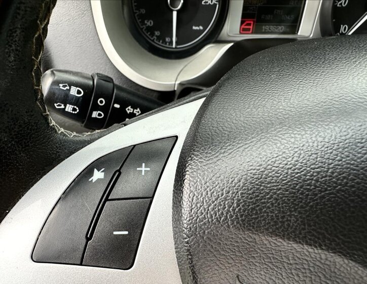 Lancia Delta Hatchback 1,6 l 88 kw