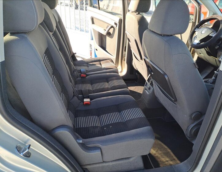 Volkswagen Touran 7
