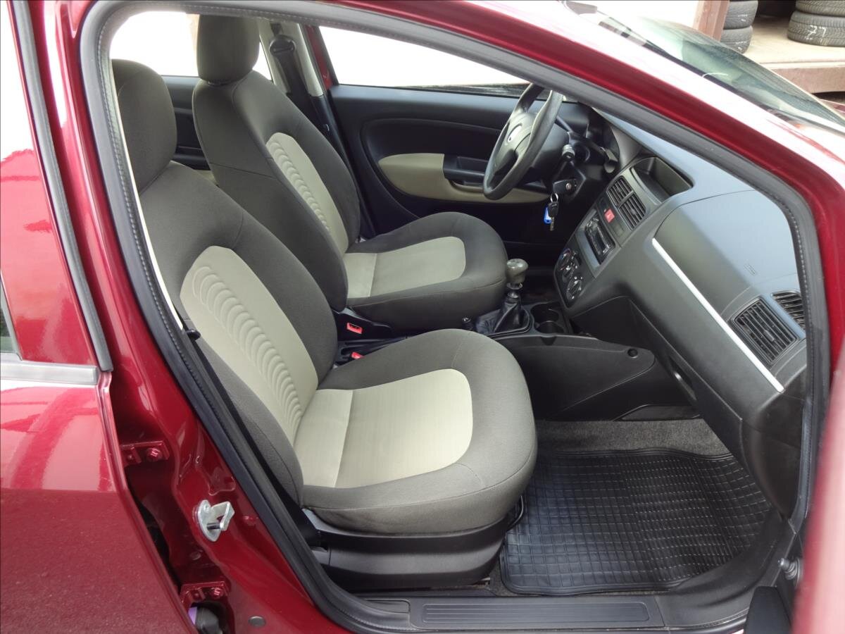 Fiat Linea Sedan / Limuzína 1,4 l 57 kw