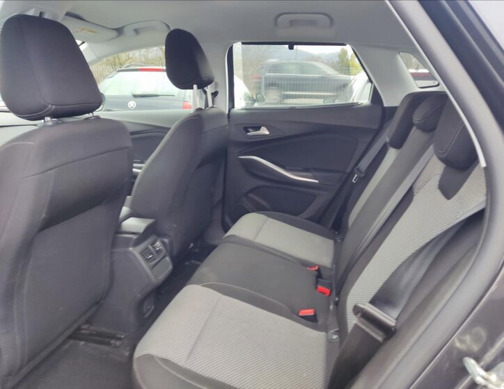 Opel Grandland X SUV / Terénní 1,2 l 96 kw